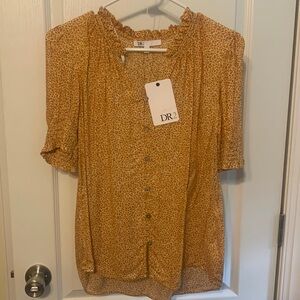 DR 2 NWT Blouse Leopard print Button Up Size S
